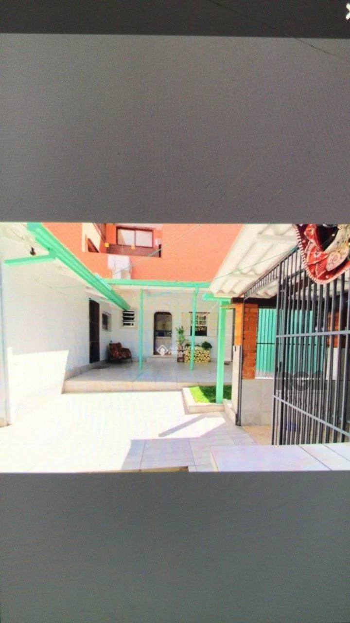 Imagem Casa para Venda - 247.5m², 3 dormitórios, 2 vagas - Petrópolis