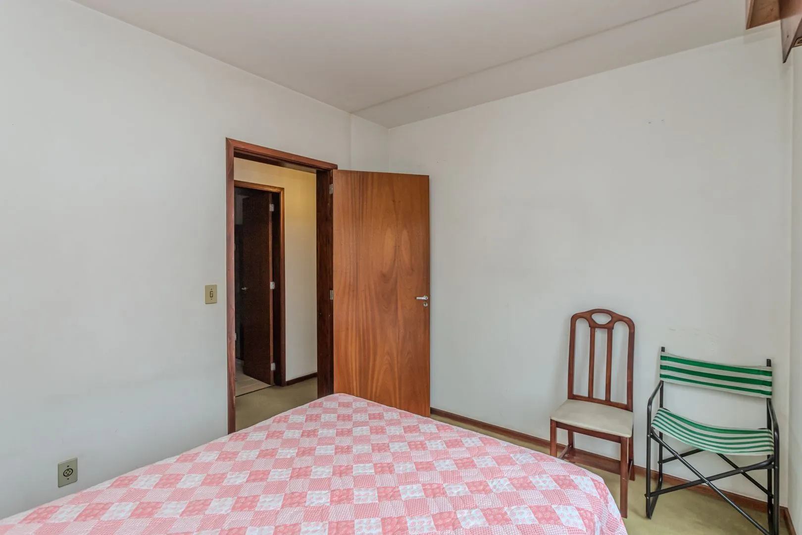 Imagem Apartamento no bairro Floresta de 3 dormitórios e vaga DESOCUPADO