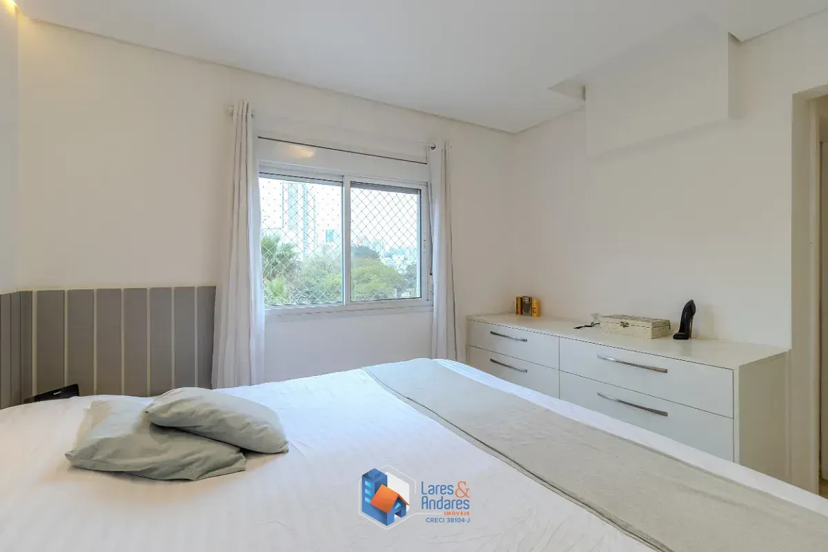 Imagem Apartamento para venda em Santo Amaro com 3 quartos, sendo 1 suíte, 130m²