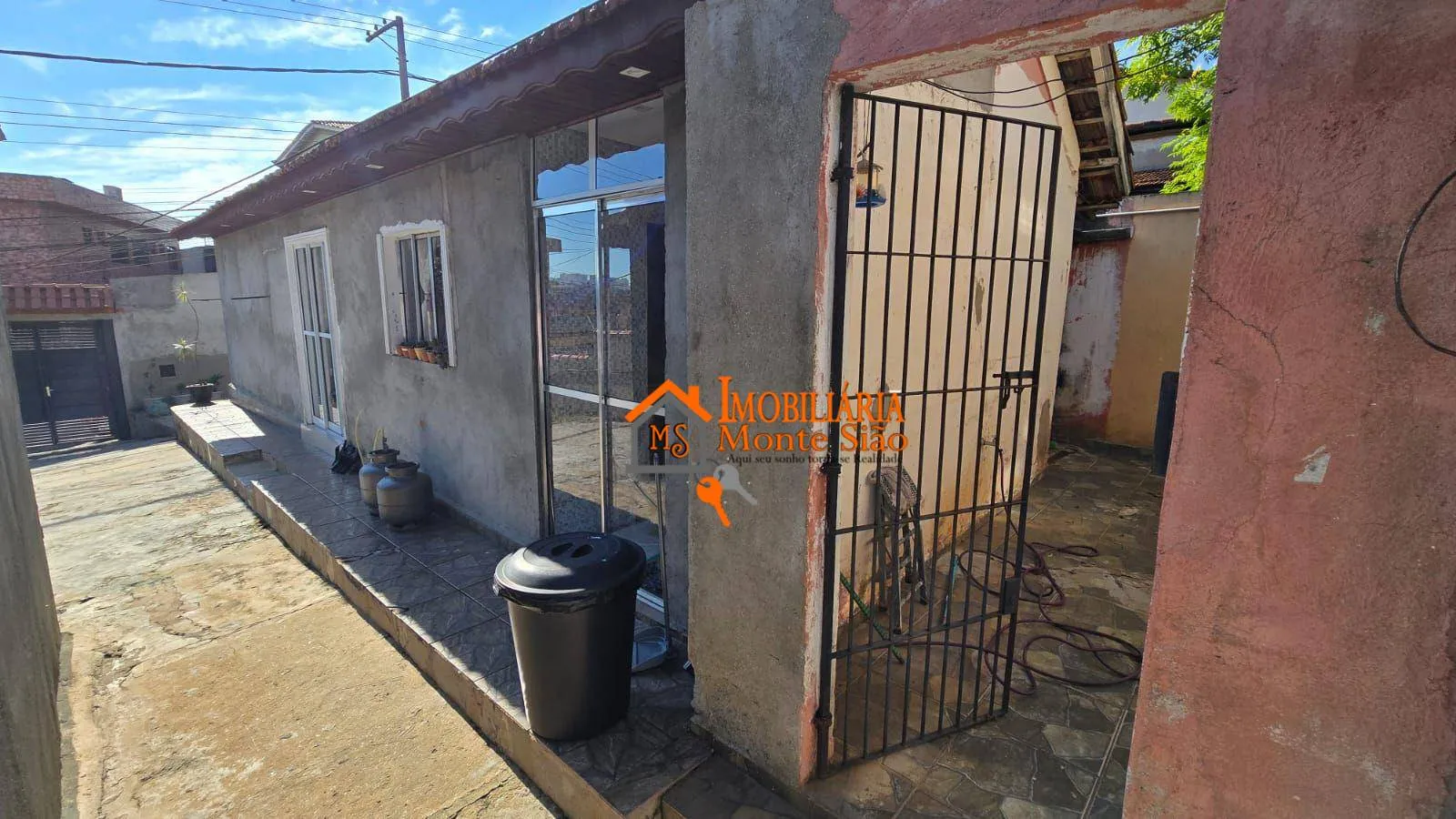 Imagem Casa com 5 dormitórios à venda, 250 m² por R$ 700.000,00 - Jardim Bom Clima - Guarulhos/SP