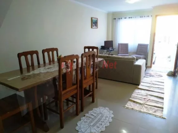 Sobrado à Venda no bairro Jardim das Maravilhas em Santo André
