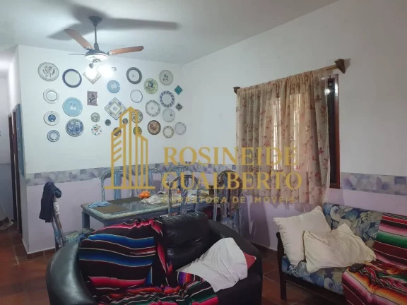 Imagem Casa à Venda na Praia das Palmeiras – Conforto, Praticidade bem localizada.