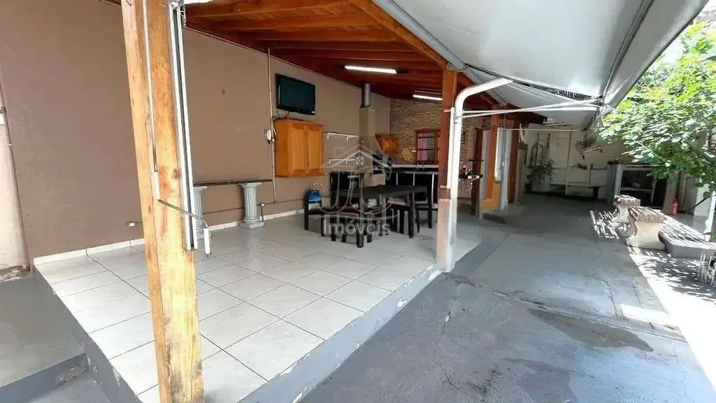 Imagem Casa com 3 dormitórios e amplo terreno na Vila Santana em Valinhos!