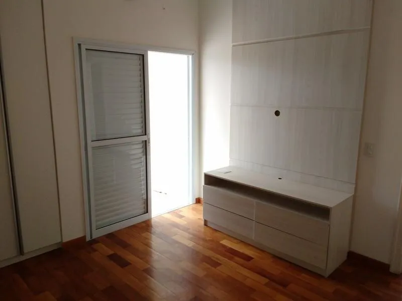 Imagem De R$2.000.000 Por Apenas R$1.800.000 Casa de alto padrão no Cond. Mont Blanc, Conforto, Estilo e Sofisticação na Zona Sul de Sorocaba.