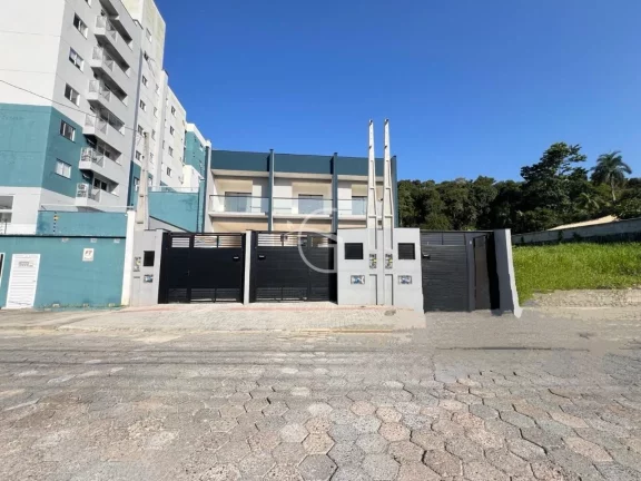 Imagem Sobrado geminado novo no Floresta.