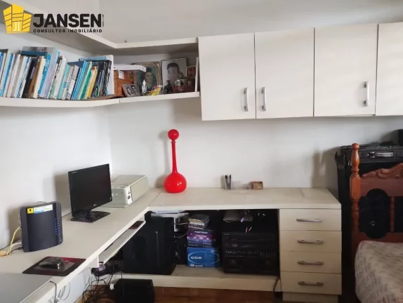 Imagem VENDO CASA COM DOIS PAVIMENTOS NA MELHOR ÁREA DO BAIRRO EXPEDICIONÁRIO