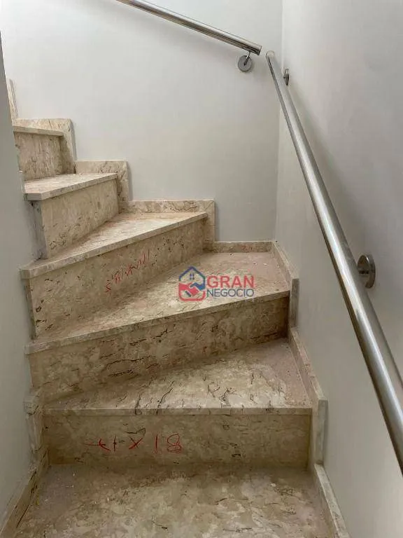 Imagem Triplex à venda no Guabirotuba