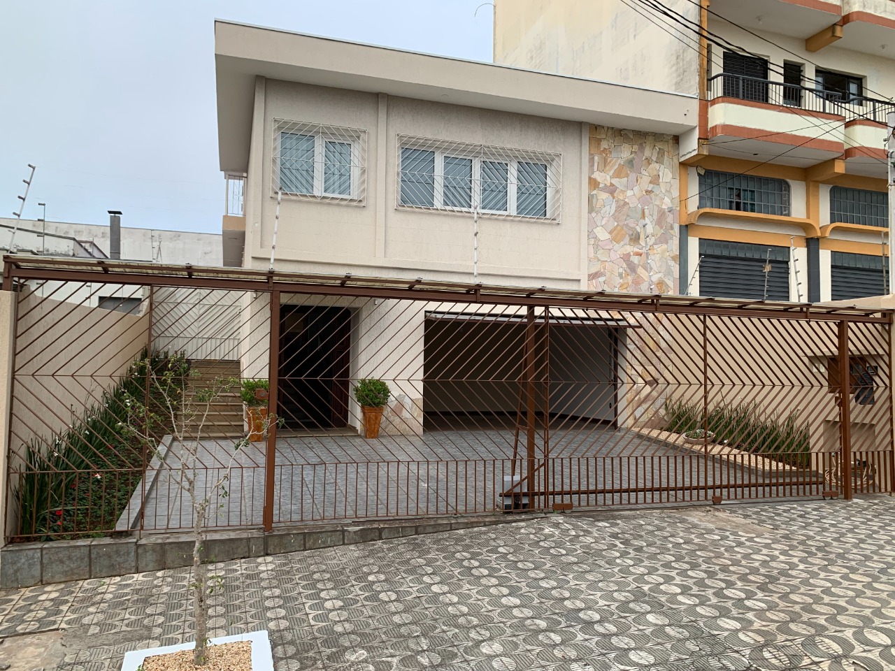 Imagem Sobrado com 4 Quartos à Venda ou Locação, 40800 m² em Vila Ipiranga - Mogi das Cruzes