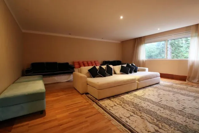 Imagem Casa com 5 Quartos à Venda, 500 m² em LOTM - Campos do Jordão