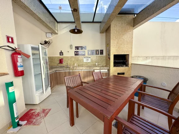 Imagem Excelente apartamento com armários em todos os cômodos, com área de lazer completa.