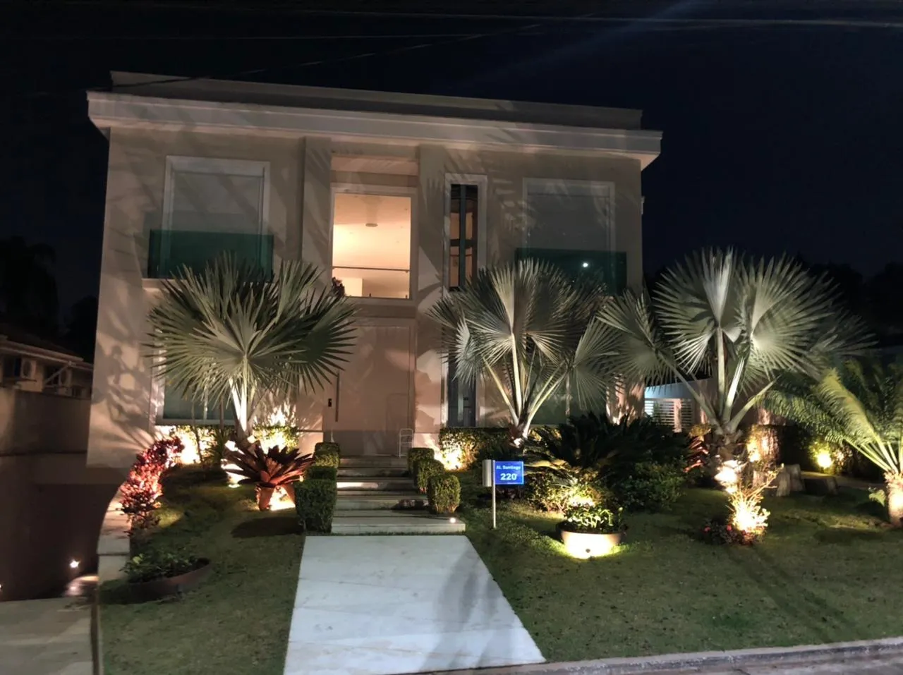 Foto do imóvel Casa 4 suítes MOBILIADA e decorada para locação e ou venda em ALPHAVILLE, SANTANA DE PARNAÍBA - SP