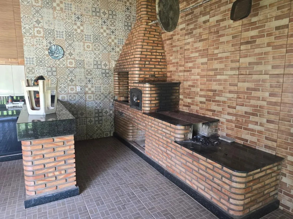 Imagem Vendo excelente sítio em Mateus Leme ,área total de 2.800 m²