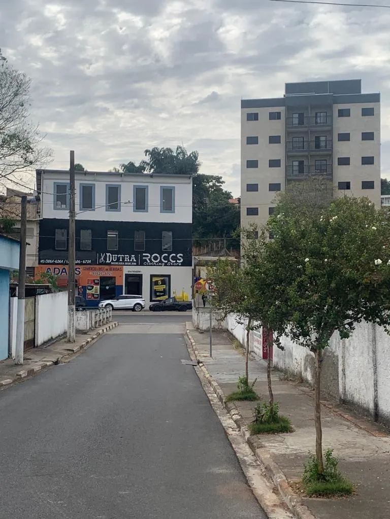 Imagem Prédio com estrutura imponente e perspectivas para negócios diversos