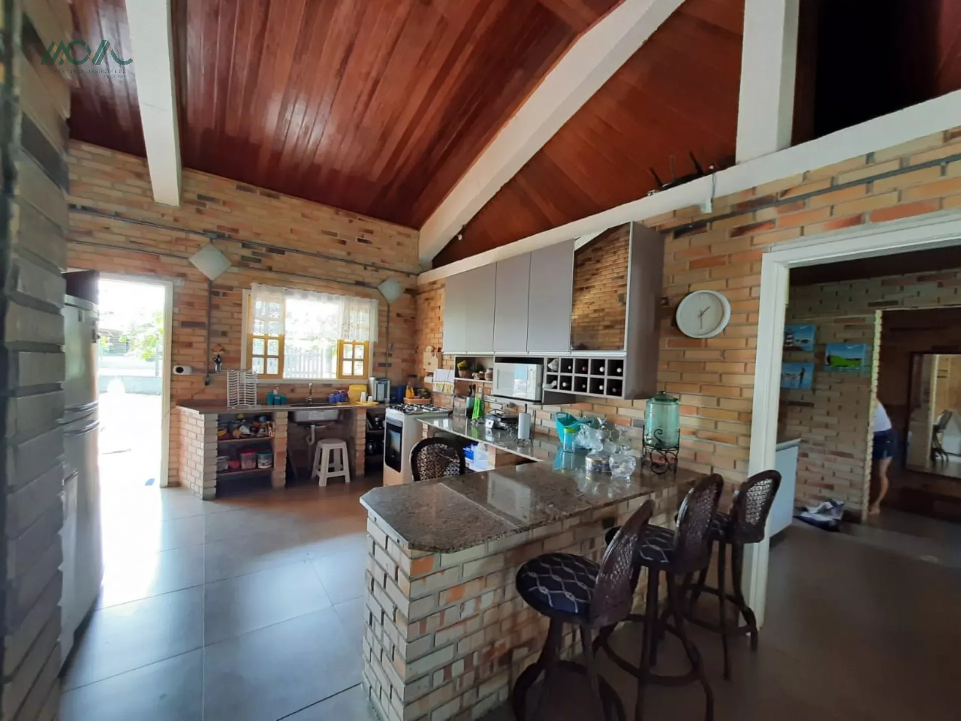 Imagem CASA PÉ NA AREIA EM ITAPOÁ - Incrível oportunidade, casa com uma vista deslumbrante para a Baía ...