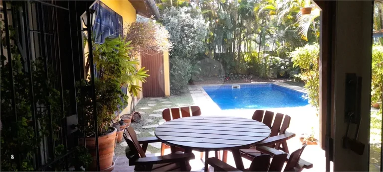 Imagem Sobrado à venda com 4 quartos, sendo 4 suítes, em Real Parque, São Paulo - SP