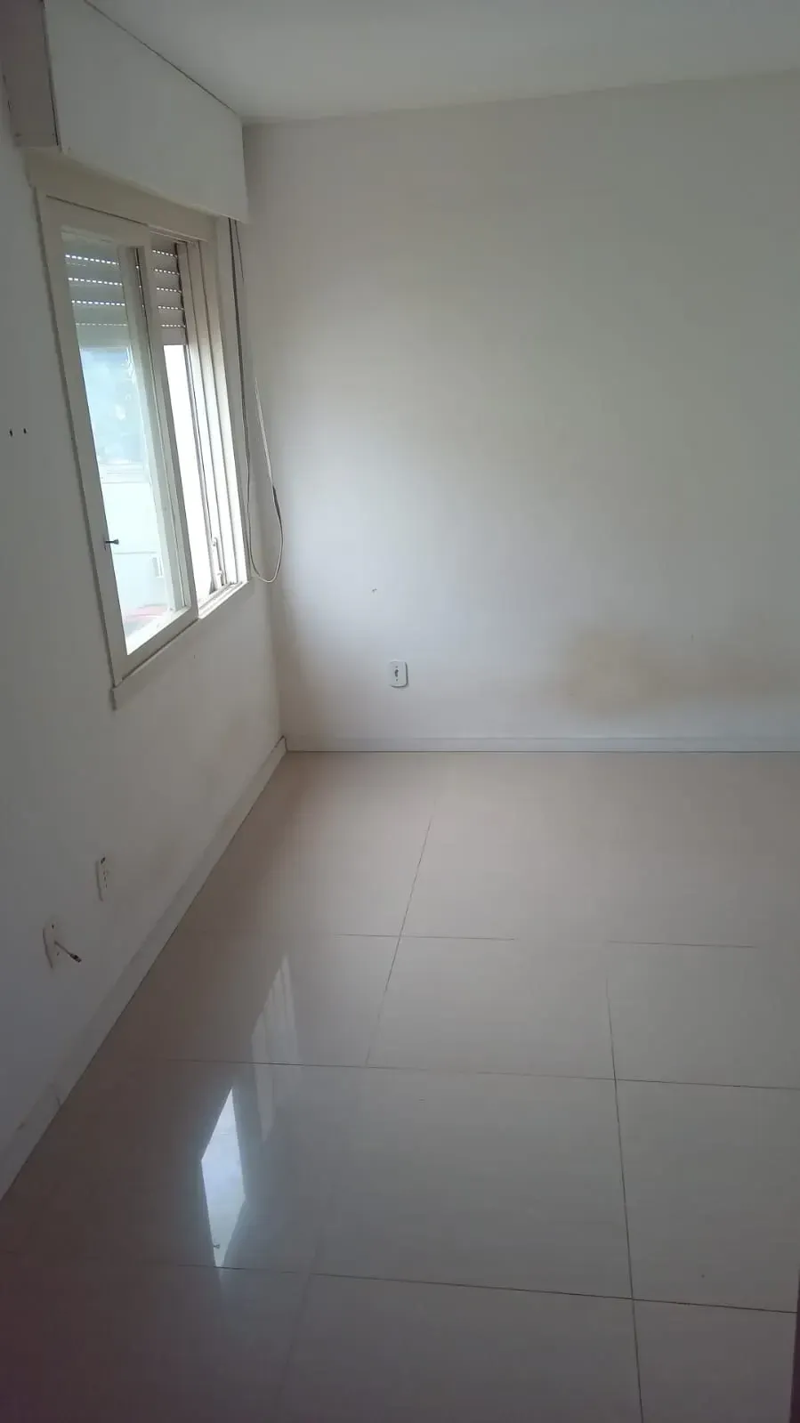 Imagem Apartamento com 1 Quarto à Venda, 27 m² em Rubem Berta - Porto Alegre