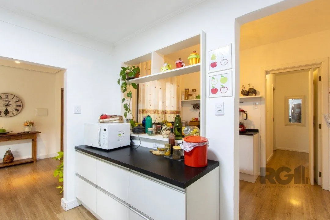 Imagem Casa térrea, 3 quartos, edícula, com 2 suites, pátio - Bairro Guarujá