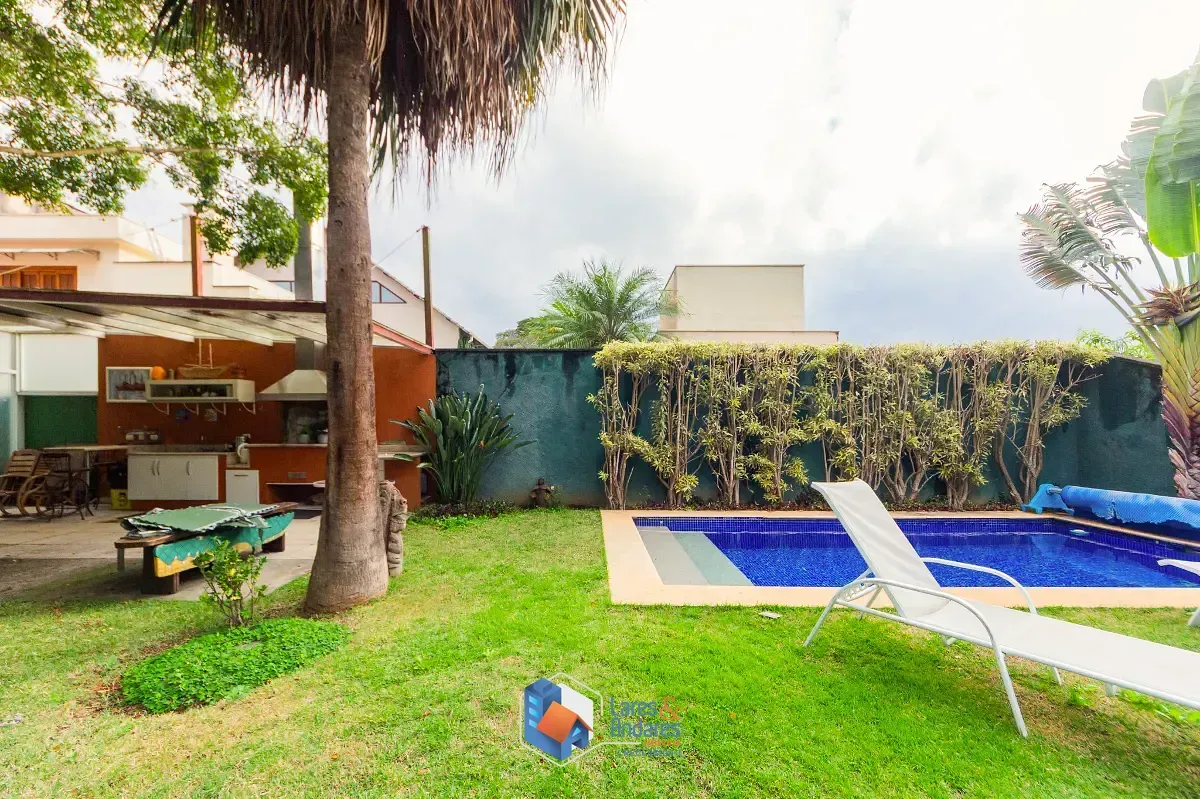 Imagem Casa para venda em Jardim Santa Helena com 4 quartos, sendo 2 suítes, 280m²