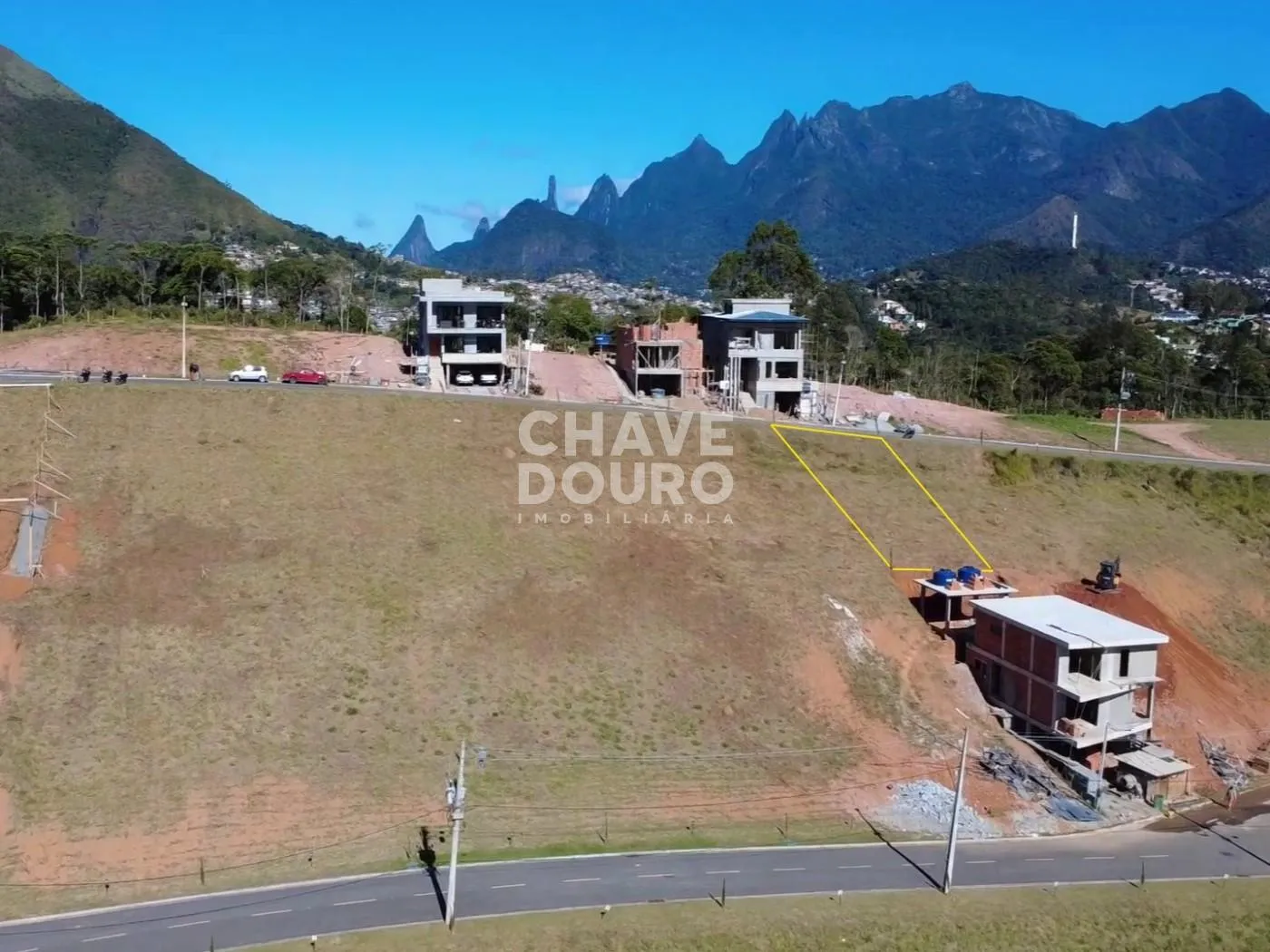 Foto do imóvel Lote com 246m² em condomínio próximo do centro de Teresópolis em Ermitage, Teresópolis - RJ