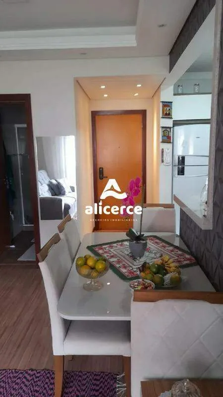 Imagem Apartamento com 2 quartos e sacada com churrasqueira - Forquilhinhas, São José/SC
