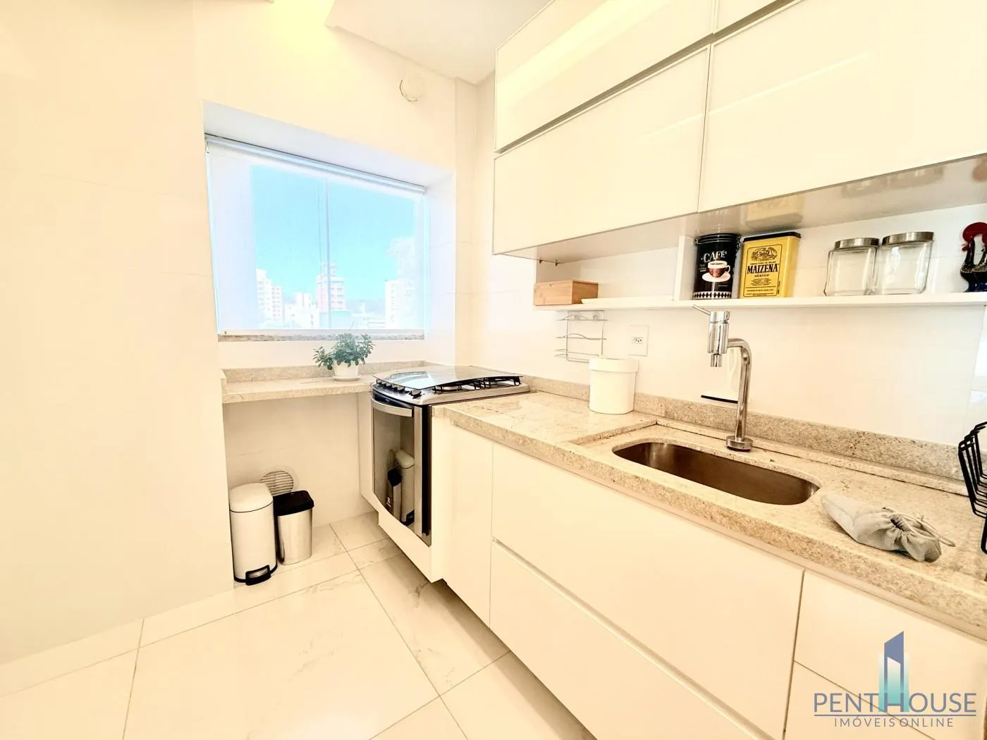 Imagem Apartamento com Terraço para Venda em Camboriú, São Francisco de Assis, 3 dormitórios, 3 suítes, 4 banheiros, 1 vaga