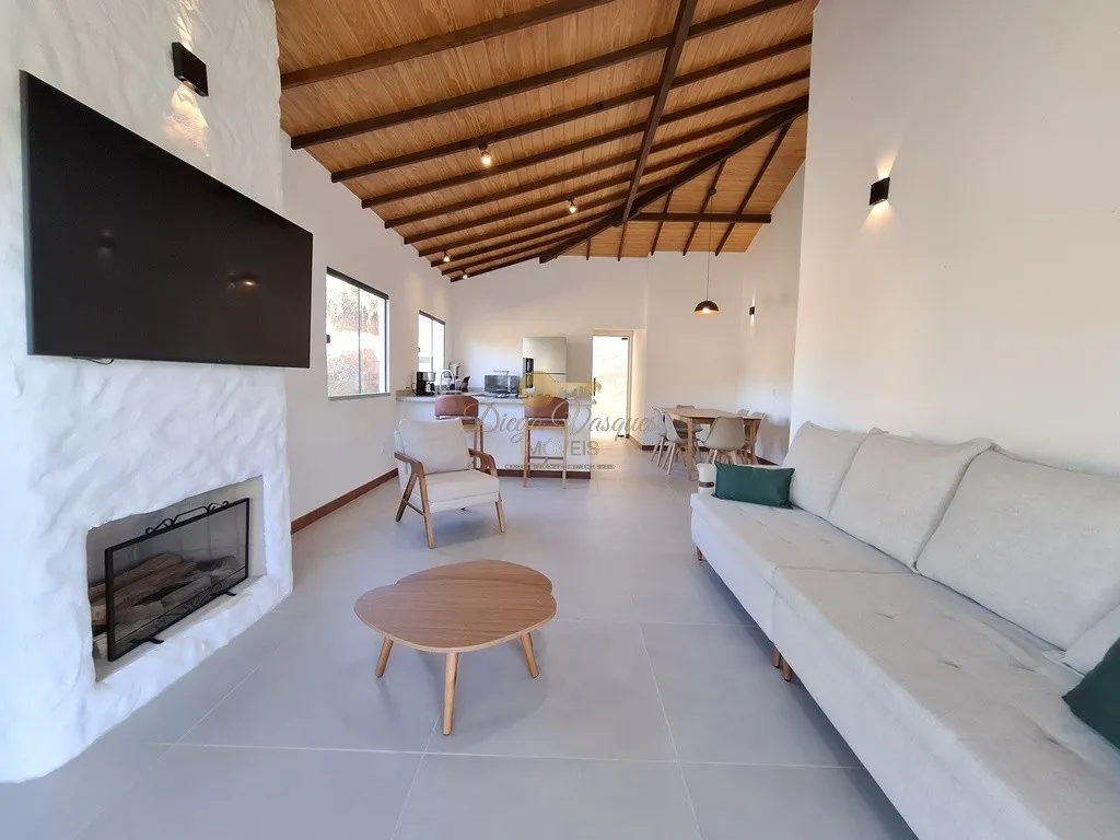 Imagem Casa em Condomínio para Venda em Teresópolis / RJ no bairro Vale Alpino
