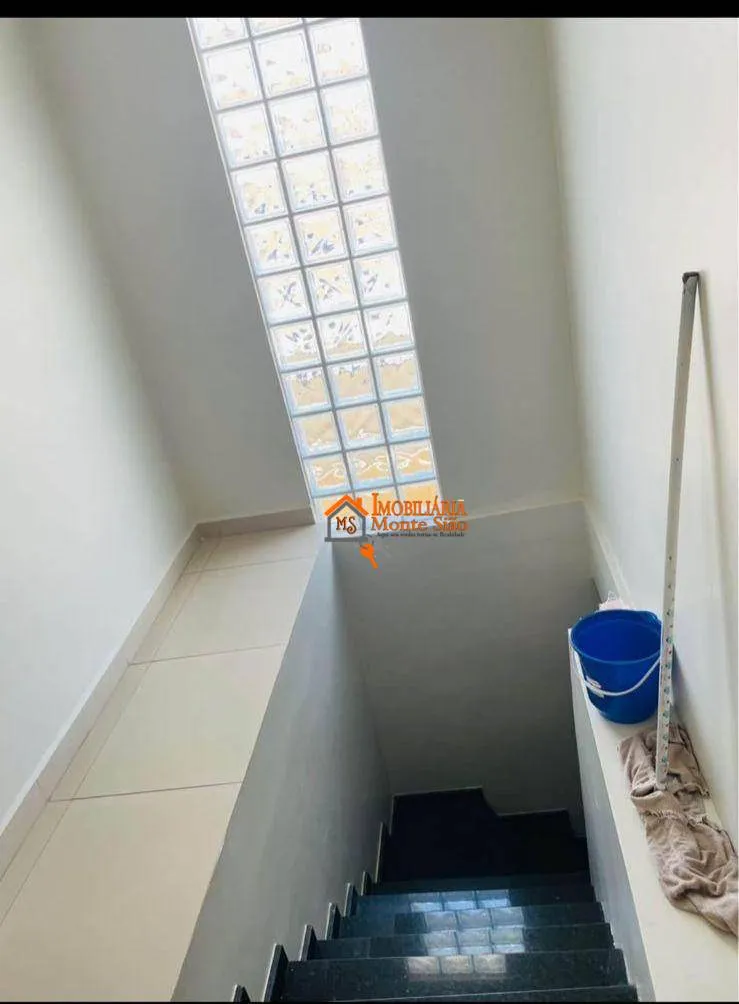 Imagem Sobrado com 2 dormitórios à venda, 180 m² por R$ 426.000,00 - Recreio São Jorge - Guarulhos/SP