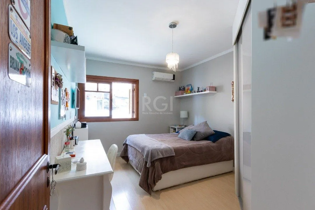 Imagem Casa Condominio para Venda - 225.18m², 3 dormitórios, sendo 1 suites, 2 vagas - Jardim Isabel