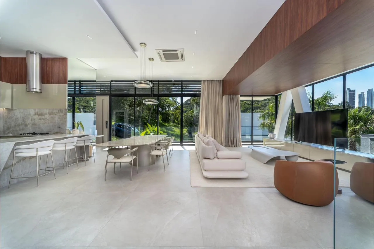 Imagem Casa à venda com 823m2 por R$ 16.800.000,00