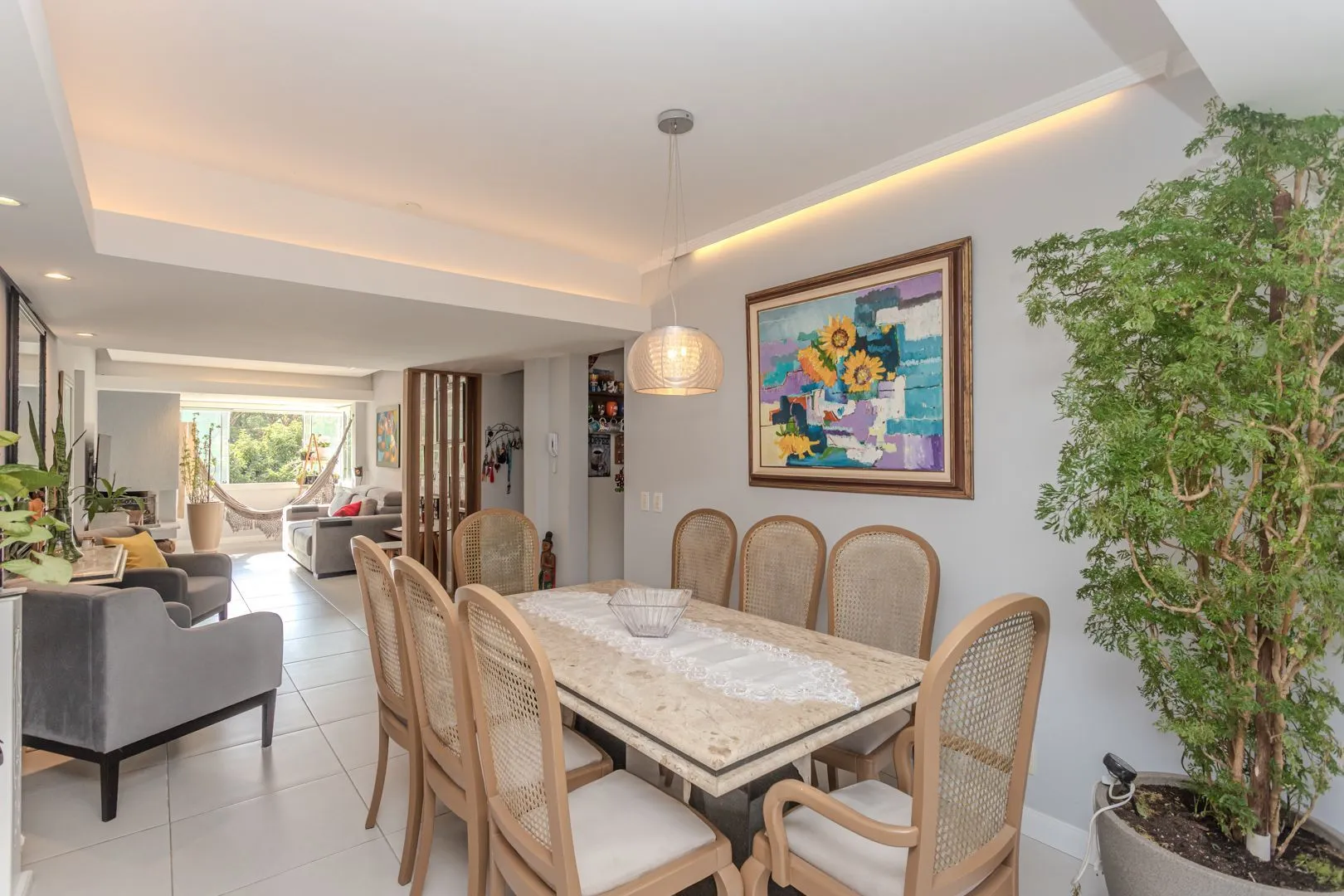 Imagem Apartamento diferenciado no bairro Nonoai de 3 dormitórios 2 vagas e infra