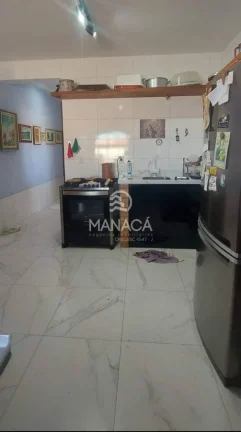 Imagem Casa Espaçosa - Aceita permuta por casa menor no mesmo bairro.