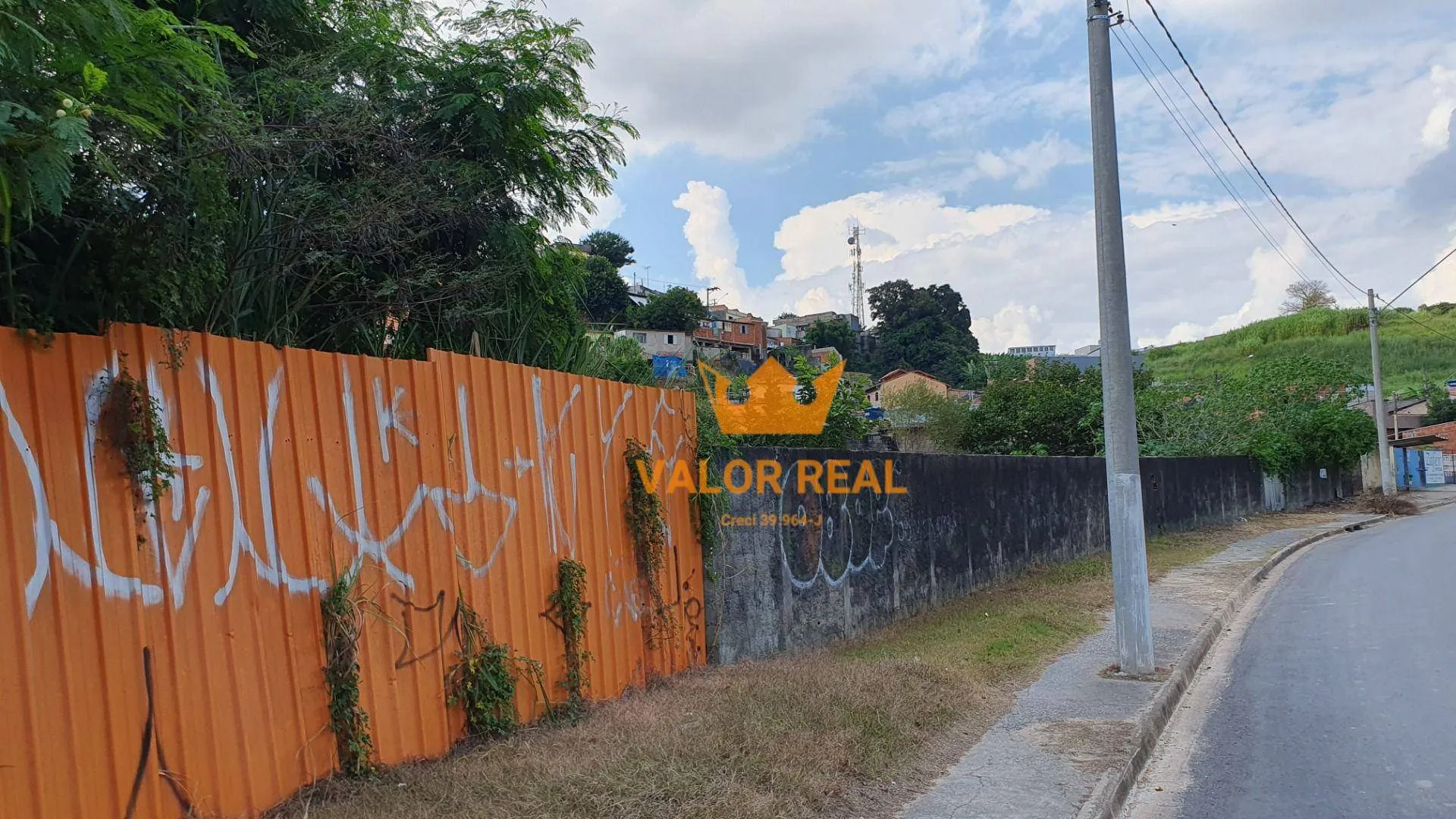 Imagem Oportunidade Única de Investimento em Jundiaí! Área Comercial com 3.047 m2 de frente para Av Samuel Martins.