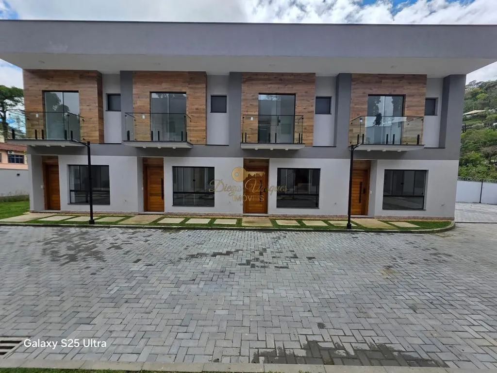 Imagem Casa em Condomínio para Venda em Teresópolis / RJ no bairro Alto