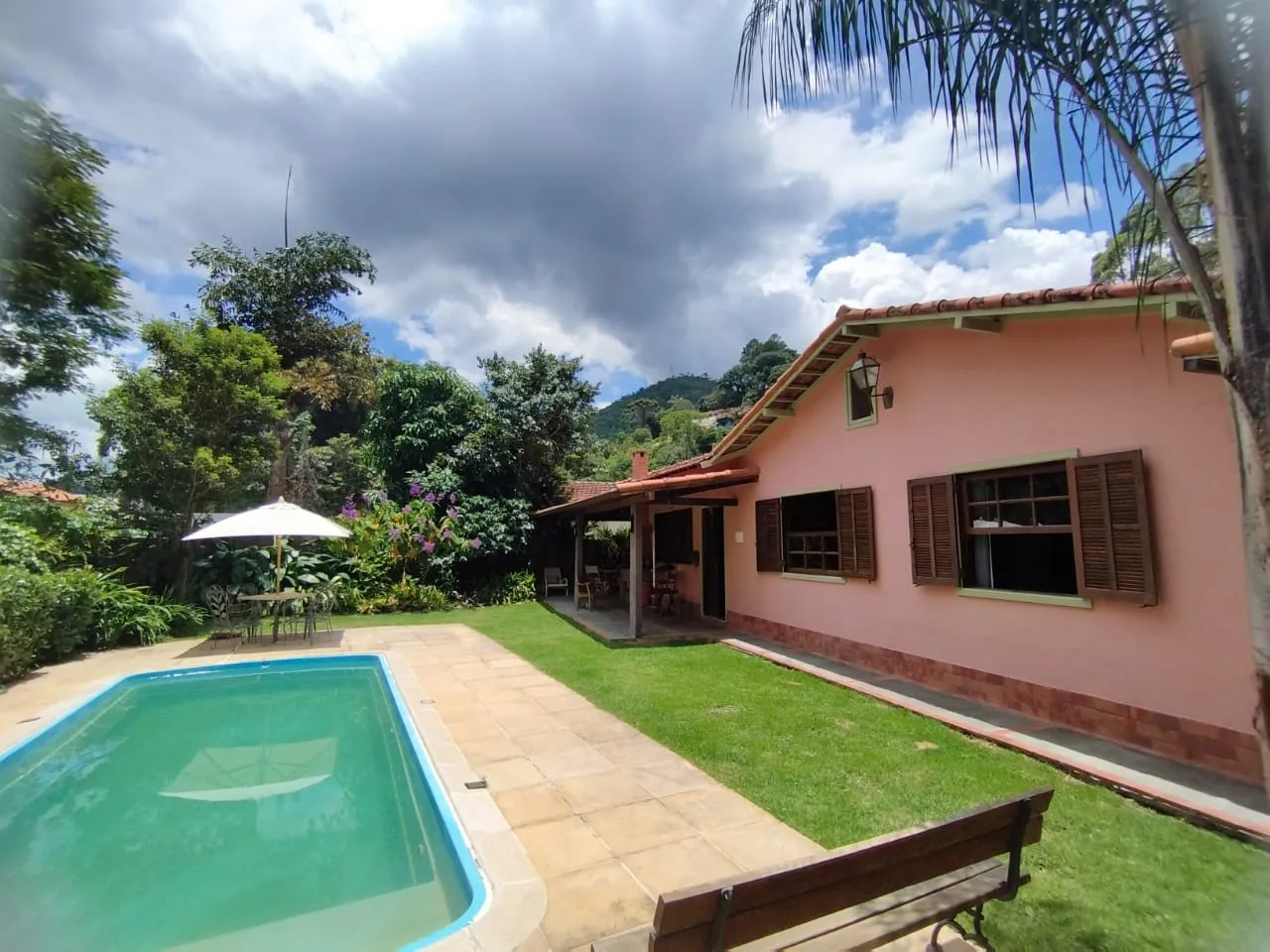 Imagem Casa para Venda em Petrópolis / RJ no bairro Bonsucesso