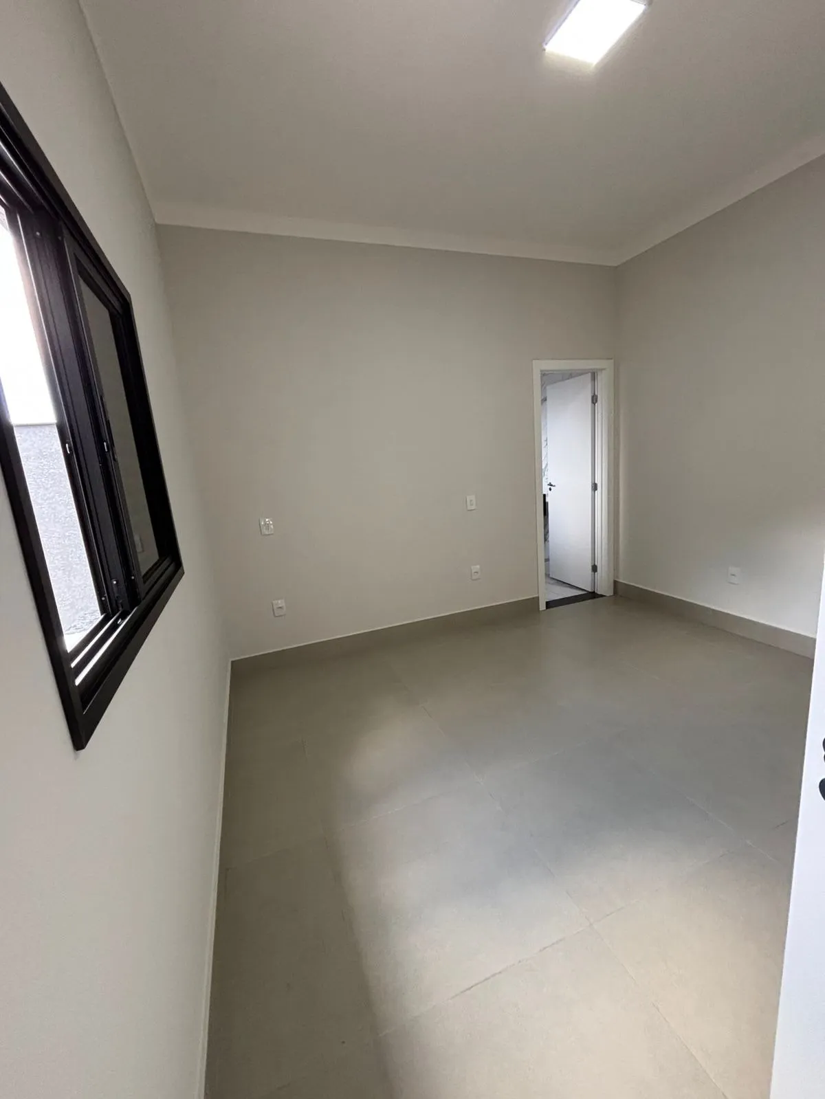 Imagem Casa Térrea no Condomínio Villagge Ipanama 1 - 3 Dormitórios, Suíte e Área Gourmet