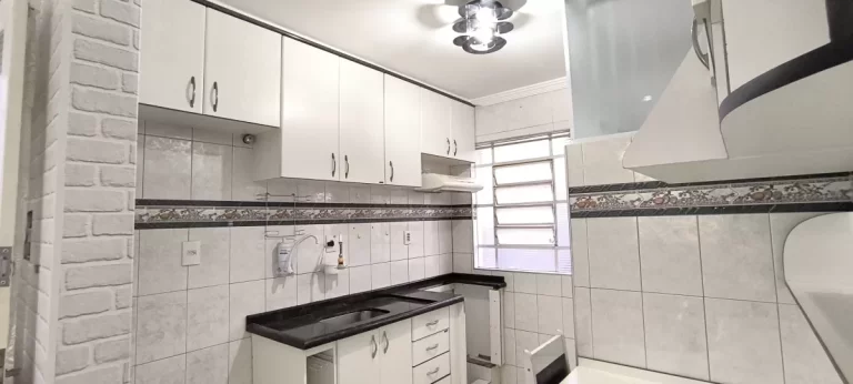 Imagem APARTAMENTO NO CONDOMÍNIO ALPHA II 2 DORMITÓRIOS COM ARMÁRIOS PLANEJADOS E COM PISO LAMINADO