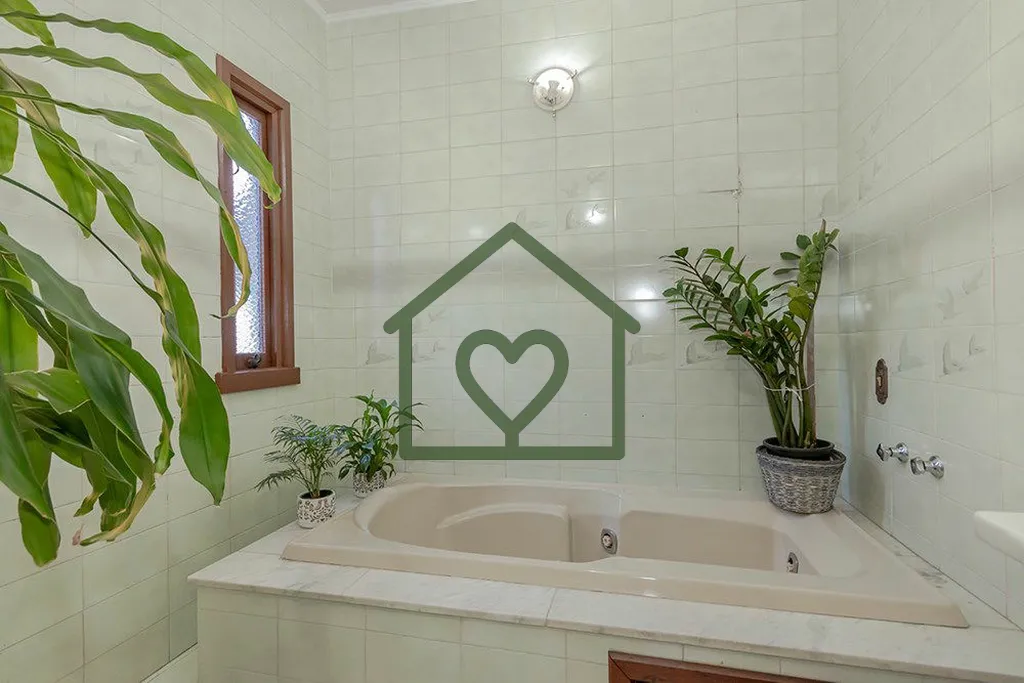 Imagem CASA DE 360m², COM 2 ANDARES, PISCINA, AMPLO ESPAÇO EXTERNO, VARANDA GOURMET, 3 DORMITÓRIOS, 4 BA...