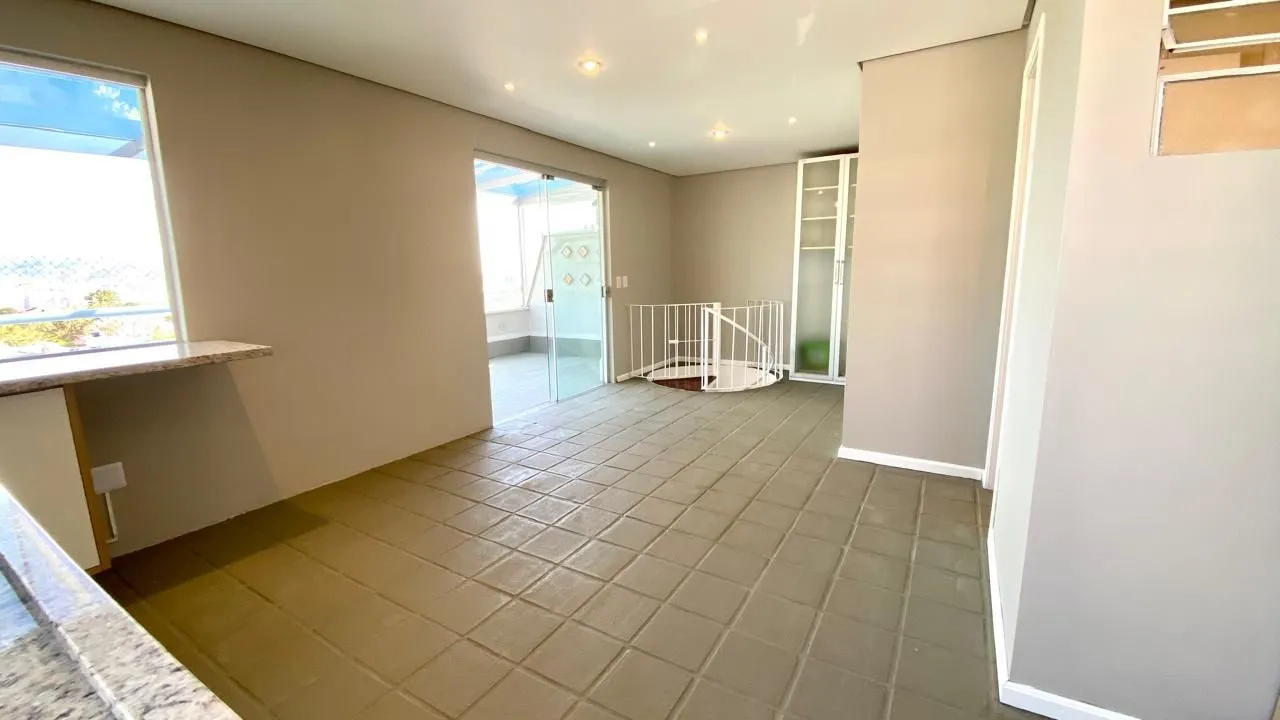 Imagem Cobertura de 2 dormitórios com terraço e vista panorâmica.