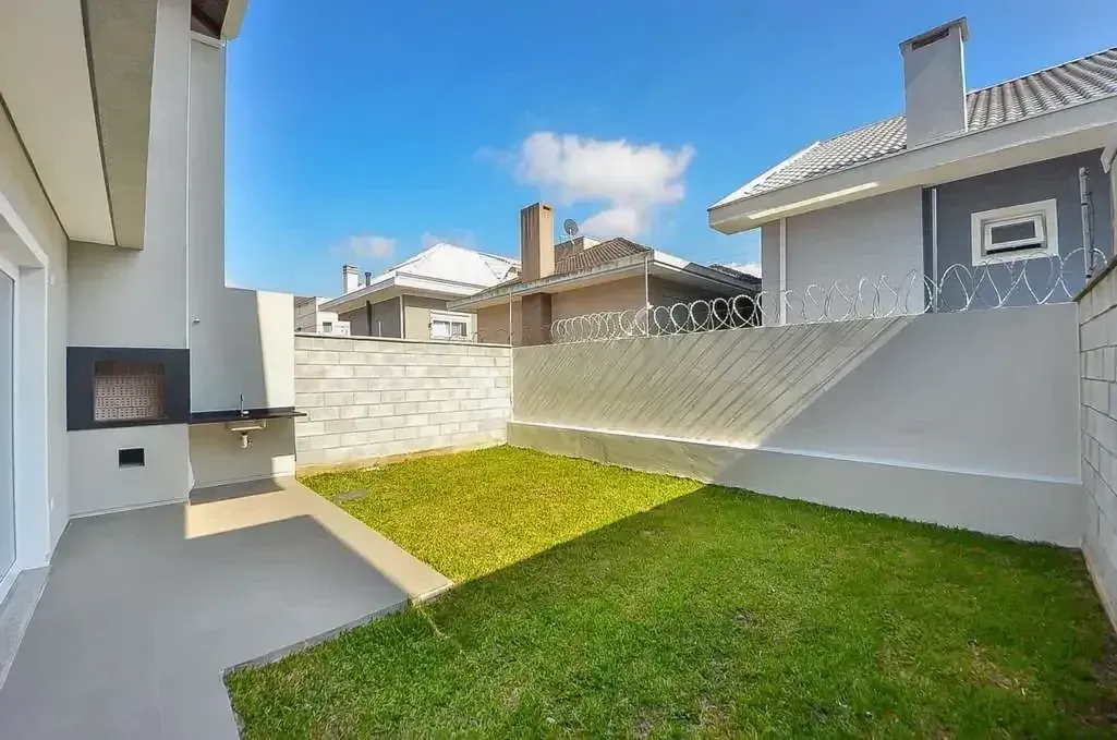 Imagem Sobrado com 3 Quartos à Venda, 152 m² em Xaxim - Curitiba