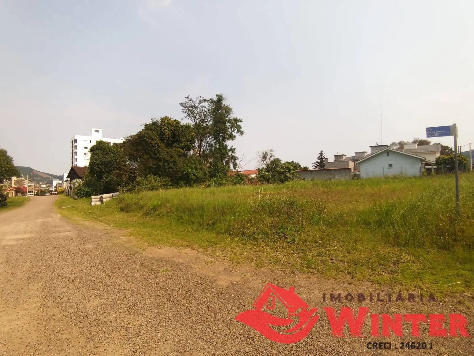 Imagem Terreno de esquina plano.