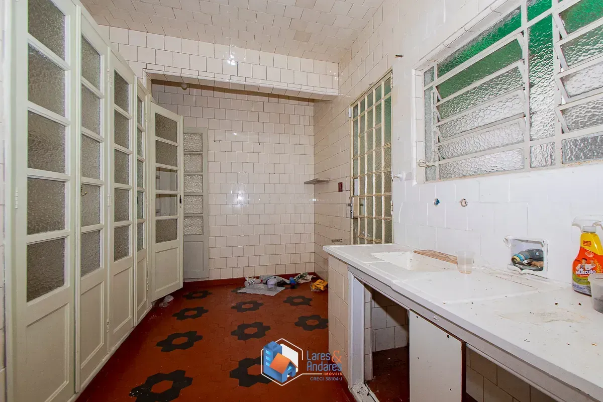 Imagem Sobrado para venda em Aclimação com 3 quartos, 295m²