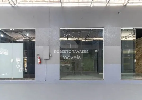 Imagem Loja comercial com 700m² - Galeria com 18 Lojas - Portas com 24 metros de frente, com bastante Visibilidade.