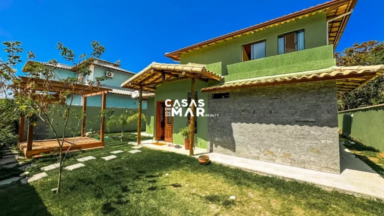 Imagem Casa moderna em condomínio à venda em Búzios-RJ, 3 suítes, 4 banheiros, 2 vagas, 250m² na Baía Formosa. Aproveite!