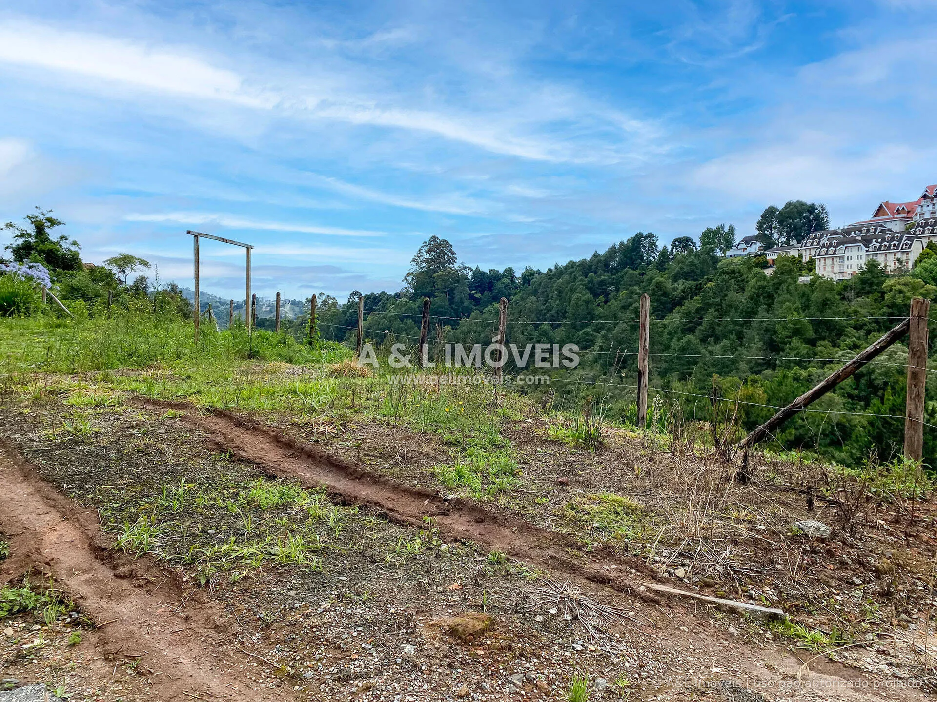 Imagem Lote à venda no Alto do Capivari com acesso por via asfaltada