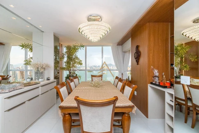 Imagem Apartamento com 4 dormitórios à venda, 190 m² por R$ 7.500.000,00 - Pioneiros - Balneário Camboriú/SC