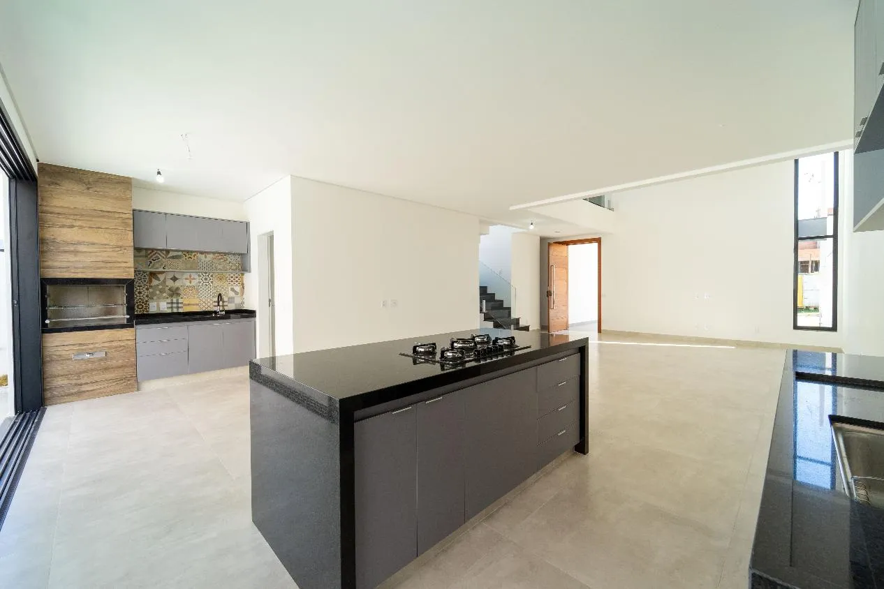 Imagem LINDA CASA NO CONDOMINIO RESERVA ERMIDA (ELOY CHAVES).