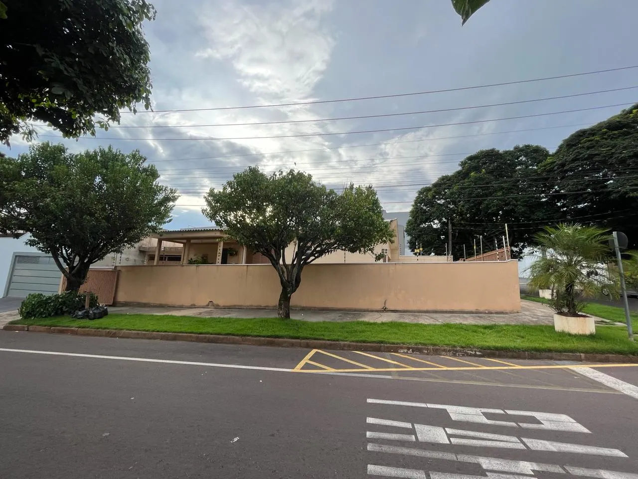 Imagem Casa 216.76m Umuarama-PR 225