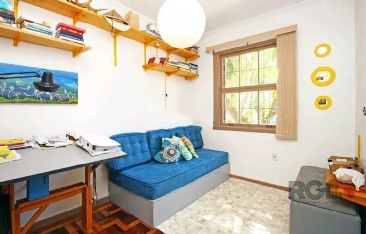 Imagem Apartamento Reformado com 3 Dormitórios e 3 Vagas no Petrópolis