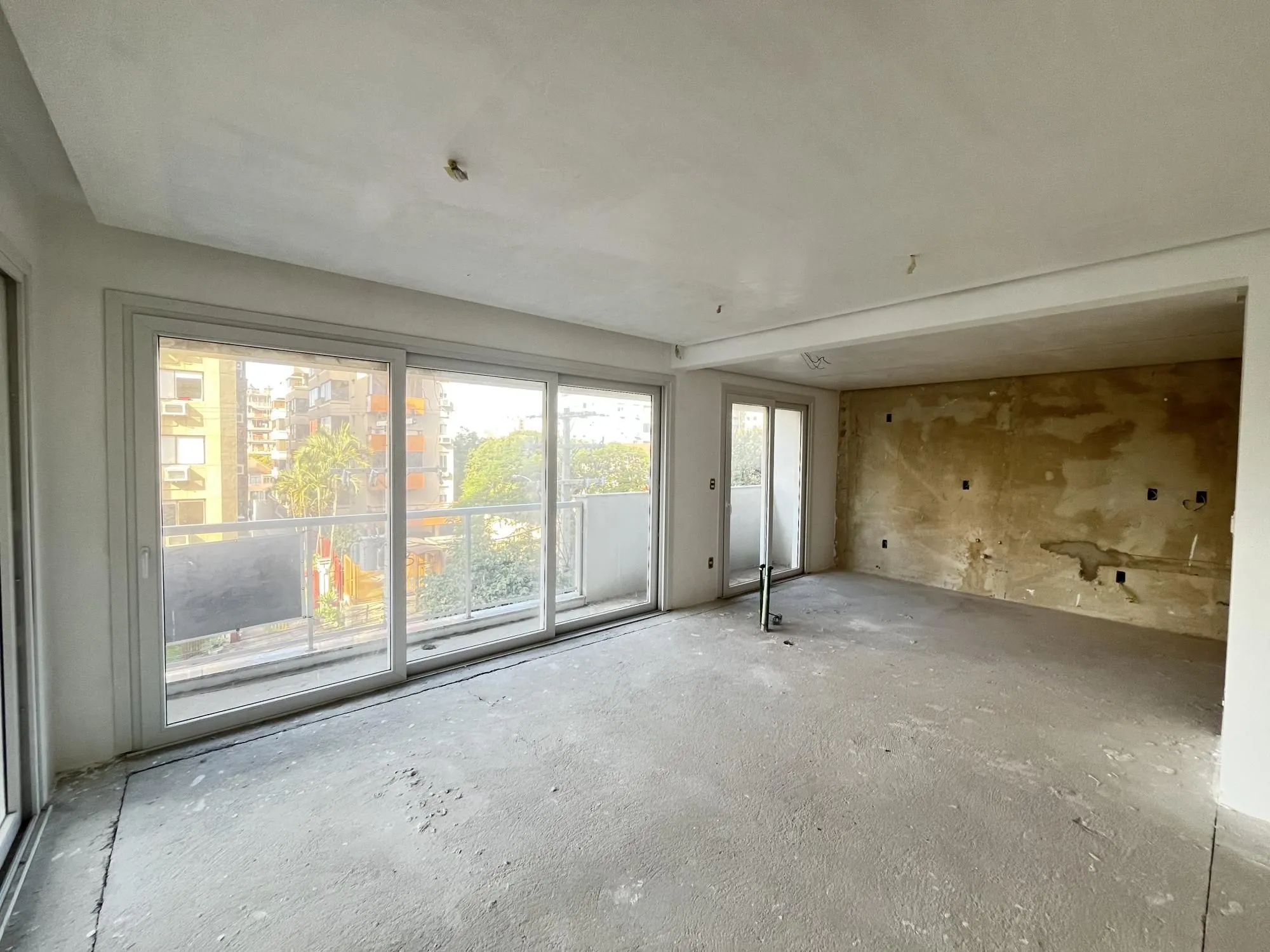 Imagem Apartamento com 3 suítes no bairro São João em Porto Alegre
