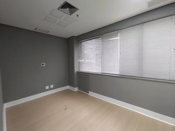 Imagem Conjunto comercial com 70m² em Pinheiros